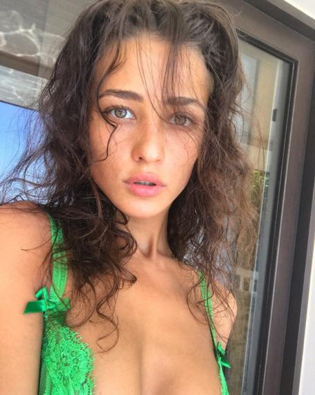 image hosted at ImgTaxi.com