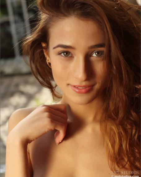 image hosted at ImgTaxi.com