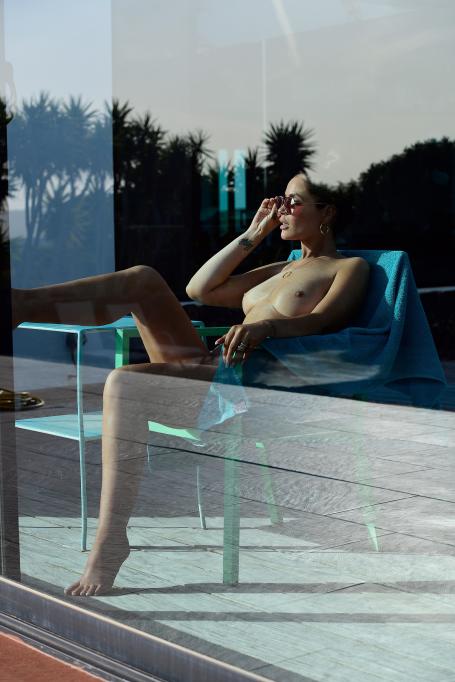 image hosted at ImgTaxi.com