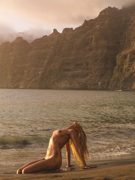 image hosted at ImgTaxi.com