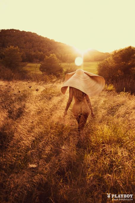 image hosted at ImgTaxi.com