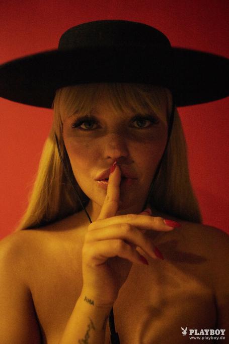 image hosted at ImgTaxi.com