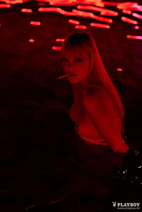 image hosted at ImgTaxi.com