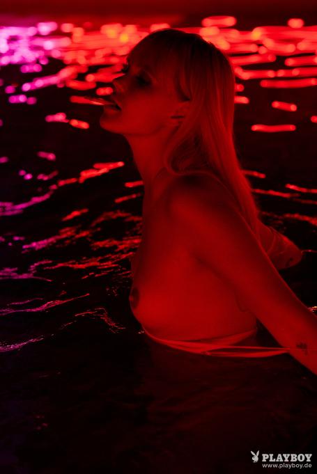 image hosted at ImgTaxi.com