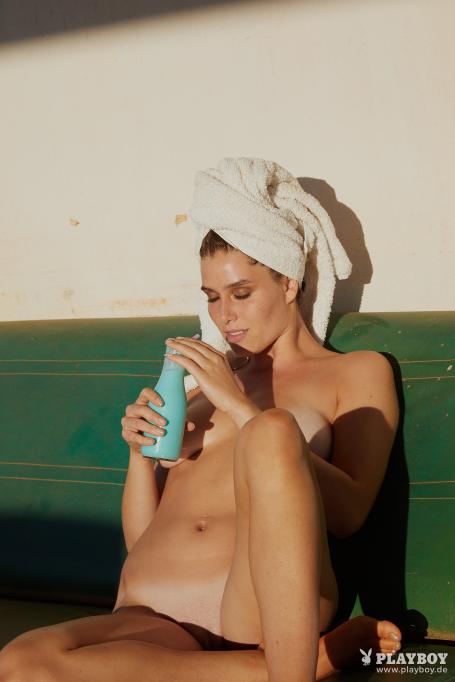 image hosted at ImgTaxi.com