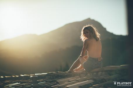 image hosted at ImgTaxi.com