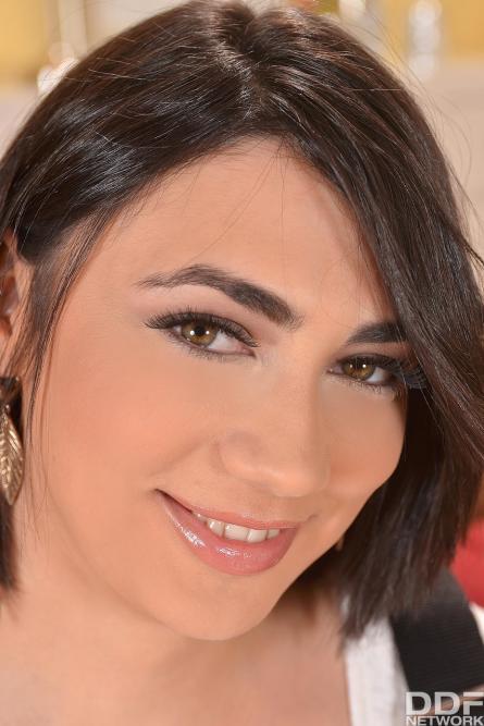 19469638_007_15d2.jpg image hosted at ImgTaxi.com