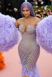 Kylie%20Jenner%20-%202019%20Met%20Gala%20in%20NYC%205%206%2019%20%20(41).jpg image hosted at ImgTaxi.com