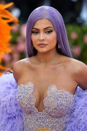 Kylie%20Jenner%20-%202019%20Met%20Gala%20in%20NYC%205%206%2019%20%20(47).jpg image hosted at ImgTaxi.com