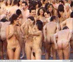 Spencer Tunick Barcelona 020.jpg image hosted at ImgTaxi.com