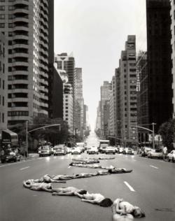 Spencer Tunick-Wavy Line-1994_2.jpg image hosted at ImgTaxi.com