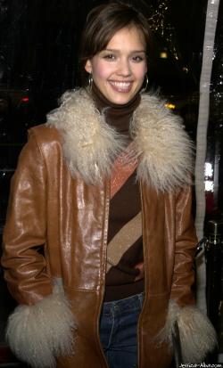 Jessica Alba 001 (1).jpg image hosted at ImgTaxi.com