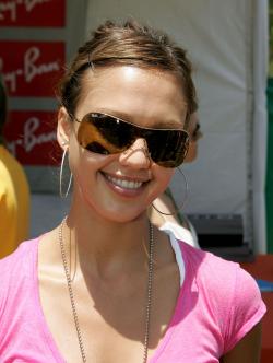 Jessica Alba 001 (28).jpg image hosted at ImgTaxi.com