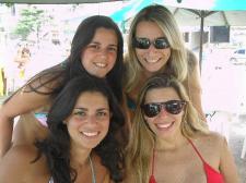 Luiza Novaes e amigas.jpg image hosted at ImgTaxi.com