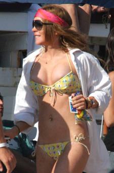 LLbikinicandid0161.jpg image hosted at ImgTaxi.com