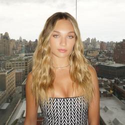 Maddie Ziegler (9).jpg image hosted at ImgTaxi.com