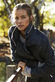 Isabel Lucas (5).jpg image hosted at ImgTaxi.com