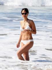 Jordana Brewster bikini pictures