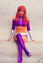 starfire-cosplay-6.jpg image hosted at ImgTaxi.com