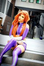 starfire-cosplay-12.jpg image hosted at ImgTaxi.com