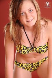 krystal-140-041.jpg image hosted at ImgTaxi.com