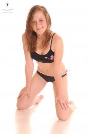 krystal-153-050.jpg image hosted at ImgTaxi.com