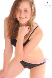 krystal-153-051.jpg image hosted at ImgTaxi.com