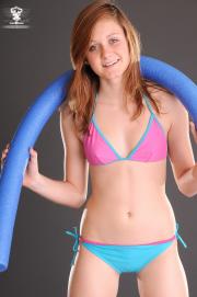 krystal-136-005.jpg image hosted at ImgTaxi.com