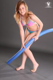 krystal-136-027.jpg image hosted at ImgTaxi.com