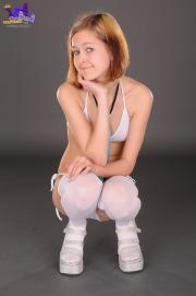 jewel-223-009.jpg image hosted at ImgTaxi.com