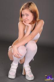 jewel-223-010.jpg image hosted at ImgTaxi.com