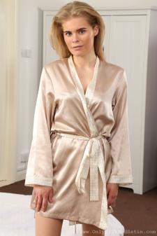 image hosted at ImgTaxi.com