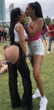 image hosted at ImgTaxi.com