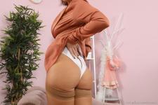 image hosted at ImgTaxi.com